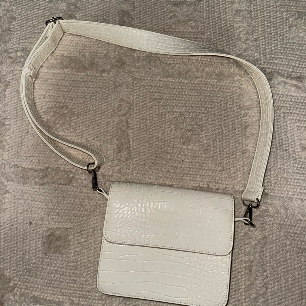 Stylish Cream Croc-Embossed Crossbody Bag